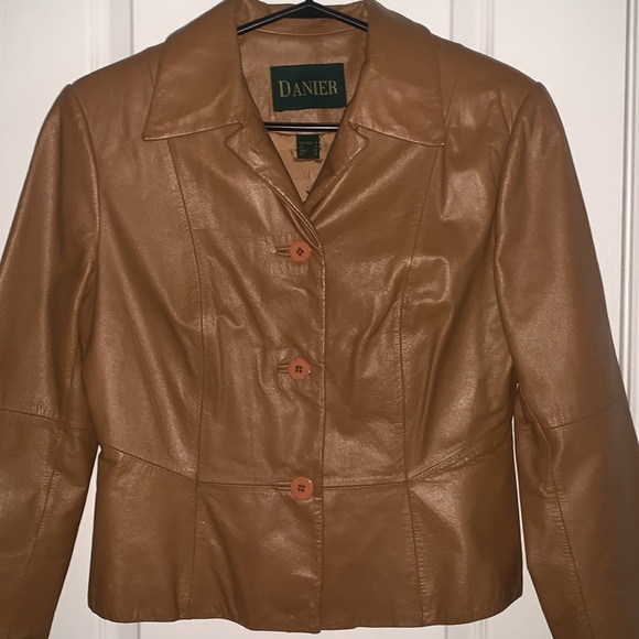 Danier Leather Jacket - Crop - Picture 3 of 6